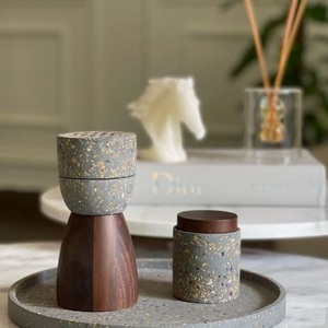 Brûleur d'encens en marbre et laiton élégant fabriqué à la main avec couvercle dôme et trous perforés pour parfum d'intérieur - Product Image 5