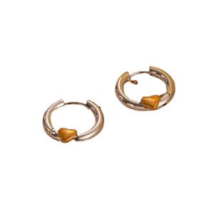 1 par de pendientes de aro chapados en oro de 18 quilates de acero inoxidable 304 en forma de corazón estilo IG - Product Image 1