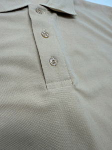 Camisa Unisex de Alta Calidad, Mezcla de Poliéster y Algodón 65/35, Color Beige Sólido, Estilo Casual de Negocios, Tejido Piqué, Manga Corta con 3 Botones, Vietnam - Product Image 4