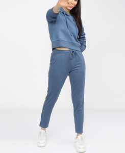 Sweat à capuche décontracté à la mode pour femmes avec manches longues doux et élégant pour l'hiver Logo avant longueur de vêtements courts - Product Image 3