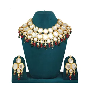 Parure de collier de mariée en Kundan rouge et vert non taillé, plaqué or, motif XOXO, bijoux fins pour mariage - Product Image 2