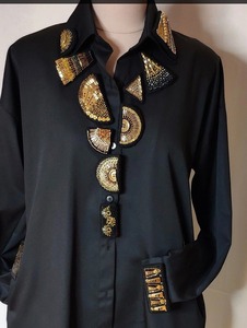 Abrigo de Piel Sintética con Lentejuelas y Bordado Hecho a Mano, Ecológico y de Lujo para Mujer, de OUDINA, para Invierno, Personalizable, de Alta Calidad - Product Image 5