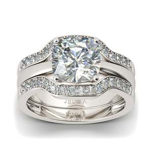 Ensemble de bagues de fiançailles Jeulia en argent sterling à trois pierres taillées en coussin - Product Image 1