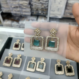 Boucles d'oreilles royales Polki Kundan pour tenue de mariée, bijoux traditionnels indiens pour femmes, tenues festives, cadeau pour cérémonie de mariage - Product Image 1