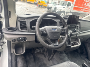 Fourgon utilitaire Transit 250 d'occasion propre, modèle 2021/2020, à vendre - Product Image 6