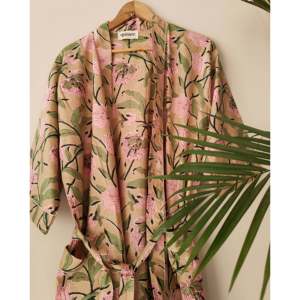 Robe de plage ample à manches longues et col en V en 100 % coton, motif Hibiscus, avec ceinture – Accessoire de maillot de bain irrésistible - Product Image 5