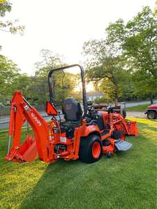 รถแทรกเตอร์ดีเซลขนาดเล็ก Kubota BX25D พร้อมรถตักดินหน้าและหลัง รถแทรกเตอร์เครื่องจักรกลการเกษตร - Product Image 2