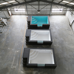 สระว่ายน้ำไฟเบอร์กลาสแบบตั้งพื้นขนาดสั่งทำได้ ทนทานและดูแลรักษาง่าย เหมาะสำหรับใช้ในสวนหลังบ้านและวิลล่า - Product Image 4