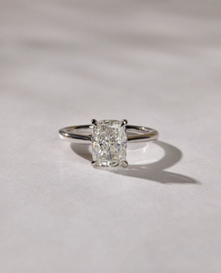 Bague de fiançailles solitaire en moissanite taillée coussin 2CT, bague en diamant moissanite coussin classique Bague tendance en argent sterling 925 - Product Image 1