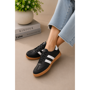 Zapatillas Deportivas Negras con Detalle de Raya Lateral, Zapatos Deportivos con Estilo - Product Image 1