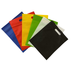 Vente en gros de sacs d'épicerie non tissés en D avec logo imprimé personnalisé tissu recyclable pour le shopping et les cadeaux du Vietnam - Product Image 5