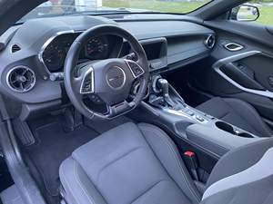 Camaro LT1 2021 con Paquete 1 RS y Motor V8 - Product Image 4