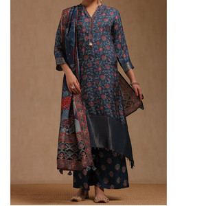 Vêtements indiens et pakistanais élégants viscose soie bleu marine rouge imprimé fleuri femmes Kurta robe avec tenue Dupatta Regular Fit - Product Image 1