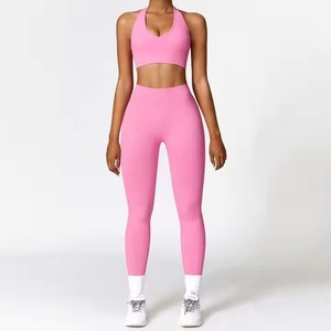 Ensemble de yoga en spandex extensible Active Performance avec fermeture à la taille élastique respirant et élégant pour un confort durable - Product Image 6