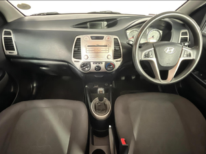 Auto Usado de Calidad a Precio Accesible, Hyundai i20 2010, 1.6, Volante a la Derecha - Product Image 2