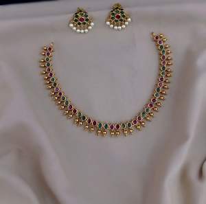 Conjunto de collar con acabado mate CZ para mujeres y niñas, joyería elegante de Zirconia cúbica, diseño contemporáneo, perfecto para fiestas y regalos - Product Image 2