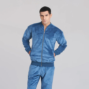 Venta al por mayor de ropa deportiva con capucha para hombre de invierno chándales Eco-Friendly Solid Street Wear - Product Image 3