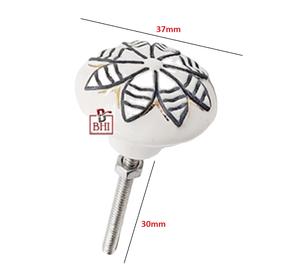 Pomos de puerta de cerámica pintados a mano hechos a medida disponibles en una gran variedad de diseños pintados a mano - Product Image 2