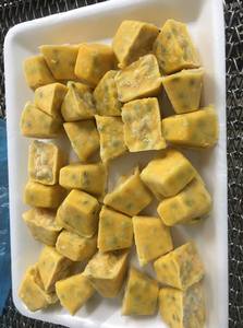 Brix 15% IQF Puré de pulpa de maracuyá congelado con semilla o sin semilla Vietnam Precio bajo Embalaje a granel Blue Lotus Factory Venta completa - Product Image 5