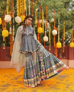 ชุดเดรสผ้าไหมเนื้อนุ่มคุณภาพดี ลายพิมพ์สวยงาม พร้อมผ้าไหมเนื้อนุ่มสำหรับชุดชารารา ชุดออกแบบสำหรับงานปาร์ตี้ - Product Image 3