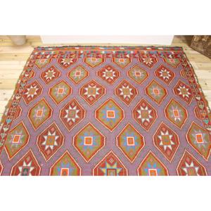 Tapis vintage 5,6x10,6 pieds, grand tapis turc, tapis à motifs de plantes et d'arbres rouges et violets - Product Image 2