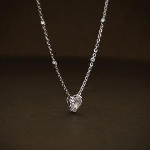Collier avec pendentif en forme de cœur en moissanite certifiée GRA personnalisé avec diamant en argent 925 VVS Bijoux fins - Product Image 3