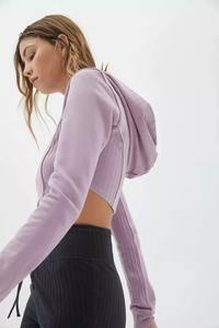 Top corto informal en blanco personalizado OEM de fábrica, Sudadera con capucha para mujer, Top corto estampado para mujer, sudaderas con capucha recortadas para mujer - Product Image 3