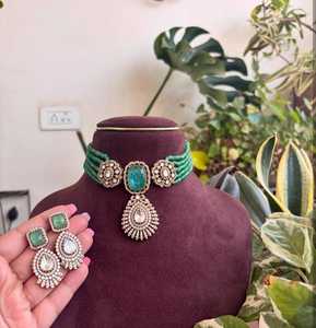 Elegante chapado en oro mate Polki Kundan gargantilla pendientes conjunto joyería de latón de moda para fiesta aniversario celebraciones regalo - Product Image 1