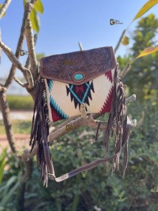 Bolso de Mano de Cuero con Diseño Azteca, Bolso de Cuero con Flecos Tallados a Mano, Estilo Occidental, Bolso Cruzado para Mujer - Product Image 2