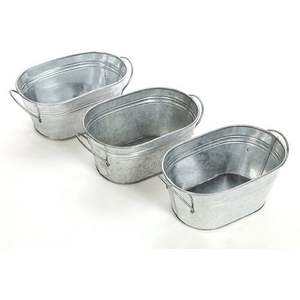 Seau à jardinière en métal galvanisé idéal pour le jardinage sur balcon décor de ferme ou présentation de pièce maîtresse d'événement rustique - Product Image 1