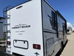 Autocaravana Eastwind 3250DSLE 2023, Camioneta RV Convertible para Acampar y Viajar - Product Image 3