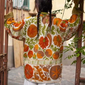 Chaqueta Corta Bohemia de Algodón Teñido y Bordado Suzani, Ecológica y Transpirable para Verano/Otoño/Primavera - Product Image 1