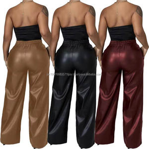 Pantalon de survêtement personnalisé avec logo, coupe slim empilée, en similicuir PU, style motard streetwear, pantalon évasé en similicuir pour homme - Product Image 5