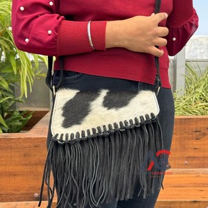 2025 nouveau haute qualité daim cuir frange bandoulière sac à main pour femmes Vintage Boho peau de vache gland petit sac à main sacs à bandoulière - Product Image 1