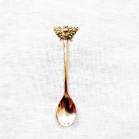 Couverts en laiton fait à la main cuillère à café pour la maison et l'hôtel conception de poisson taille personnalisée petite cuillère faite à la main pour la cuisine et le dessus de table