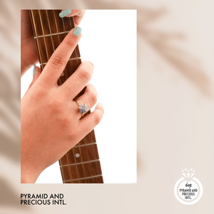 Tanzanita de piedra natal natural con anillo de banda lisa Cz-Anillo de Punta chapada en oro y plata 925-Anillo de mujer - Product Image 2