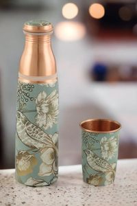 Bouteille d'eau en cuivre imprimé floral vintage, stockage d'eau élégant et sain, bouteille d'eau en cuivre imprimée artisanalement, design traditionnel - Product Image 5