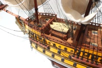 LE SOLEIL ROYAL Maquette de bateau en bois peinte, artisanale, personnalisée, décoration intérieure, cadeau original