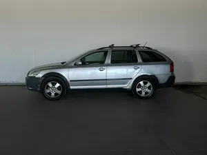 2013 Octavia Scout II (A5) รุ่นปรับโฉม ไมล์น้อย เครื่องยนต์สมบูรณ์ ระบบเกียร์อัตโนมัติ หลังคาพาโนรามา ไฟหน้า LED - Product Image 2