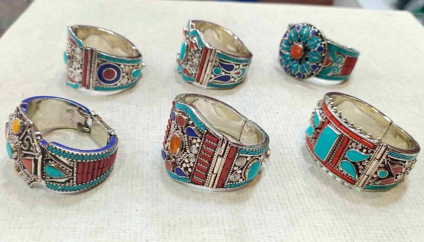 สีเหลือง