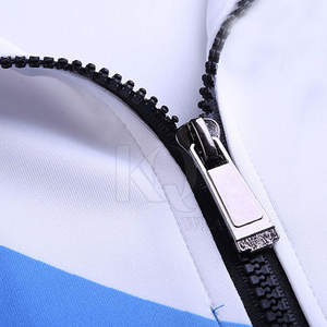 ชุดวอร์มผู้ชายแบบสั่งทำขายส่ง ดีไซน์เองได้ เป็นมิตรกับสิ่งแวดล้อม น้ำหนักเบา สำหรับฤดูหนาว ไซส์ใหญ่ สีพื้น แบบซับลิเมชั่น ผลิตจากโพลีเอสเตอร์ 100% คุณภาพสูง - Product Image 3