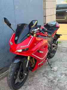 Motocicleta de Carreras con el MEJOR Diseño, Motor Monocilíndrico con Doble Refrigeración por Agua - Product Image 3