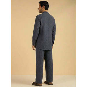 Ensemble coordonné plissé texturé rayé pour homme Amanush, ensemble kurta et pantalon en coton, col mandarin, manches longues, décontracté, pour l'été, à porter au quotidien - Product Image 4