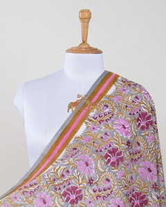 Sarong en coton de luxe imprimé à la main pour femmes et dames, idéal pour la plage - Product Image 4