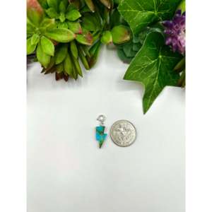 Breloques en turquoise de Mohave et argent sterling serties de pierres, fabriquées par les Navajo, pour les occasions de cadeaux - Product Image 2