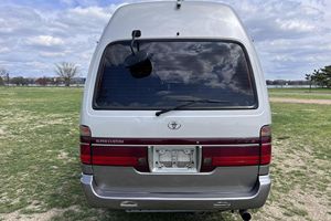 Voiture d'occasion fiable Toyota HiAce Super Custom Royal SL Camper 4x4 de 1998 - Product Image 5