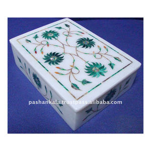 Boîtes en marbre avec incrustations de pierres précieuses - Product Image 1