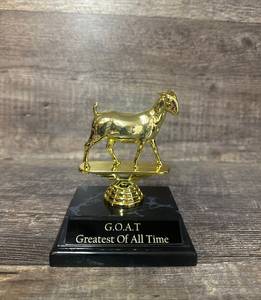 Trofeo de Metal Dorado Ecológico - Grabado Personalizado e Inserto Personalizado - Product Image 1