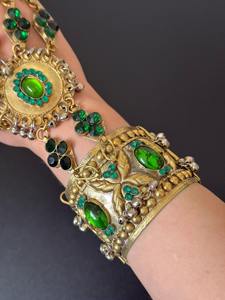 Exquisite Emerald Green Panja Hand Harness <b>Bracelet</b> With <b>Matching</b> Ring And Ornate Intricate Filigree Detailing Tribal Afghan - Product Image 2