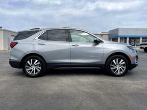 Maravilloso Equinox Premier AWD Gris 2023, Usado, con Llantas de Aleación Oscuras, Asientos de Cuero, Sistema de Navegación y Encendido Remoto - Product Image 2